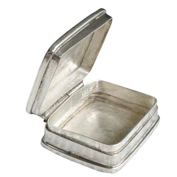 Silver Engraved Hinged Box - Picture 11 of 16